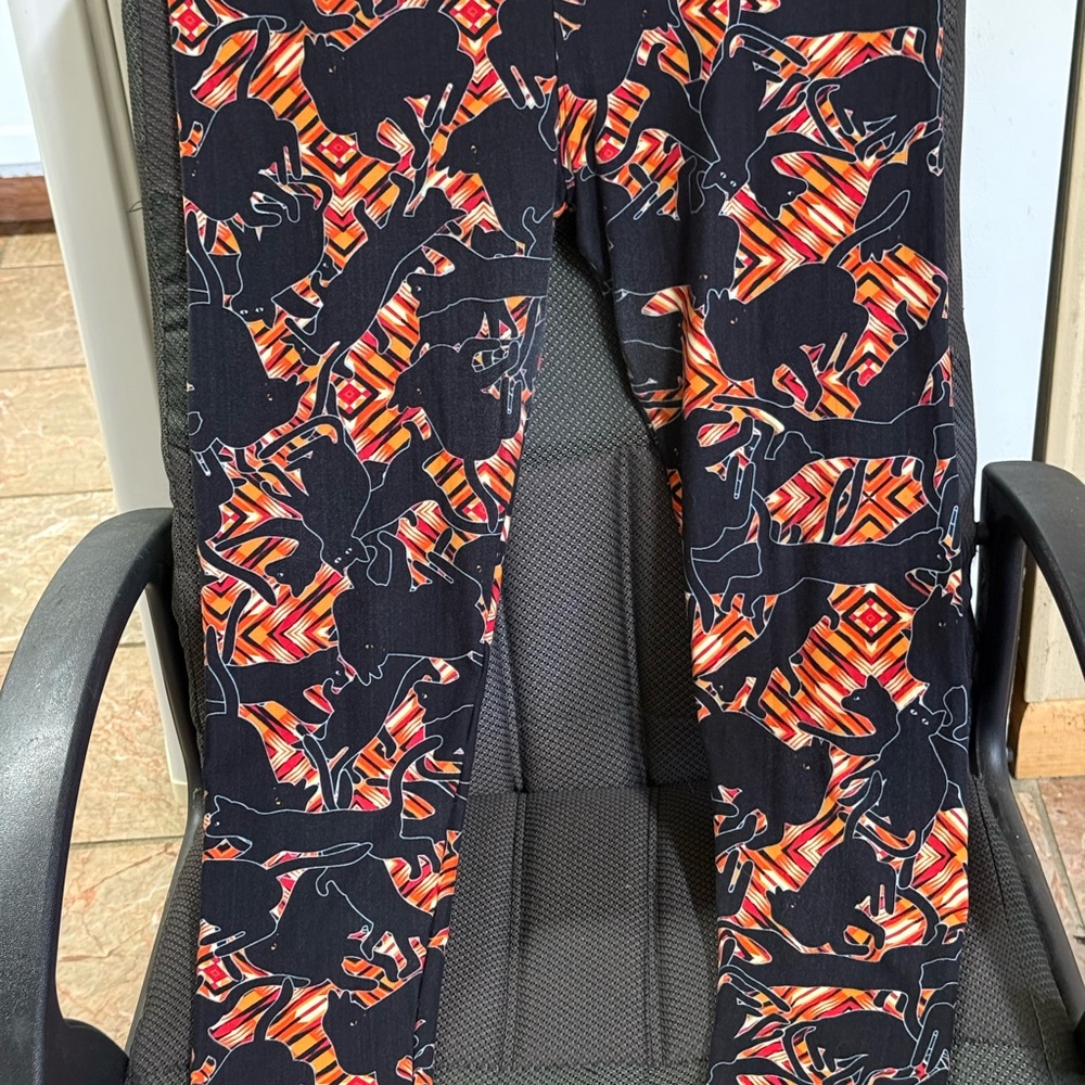 Stylish Black and Orange Patterned Leggings